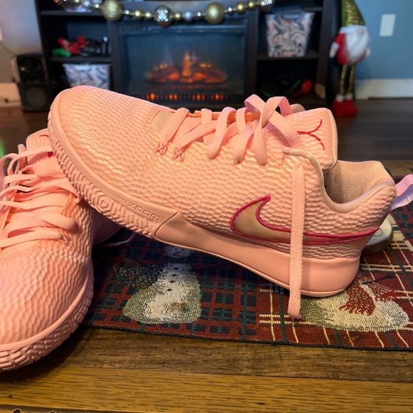 Kay Yow Nike Zoom - Picture 2 of 8